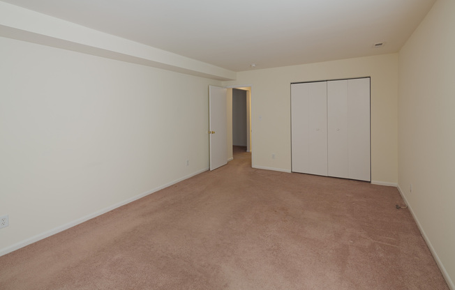 1 bed, 1 bath, 900 sqft, $1,700, Unit X-15