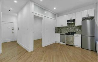 3 beds, 1 bath, $4,795, Unit 4C