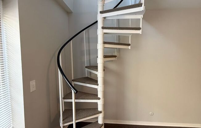 1 bed, 1 bath, $2,000, Unit 308