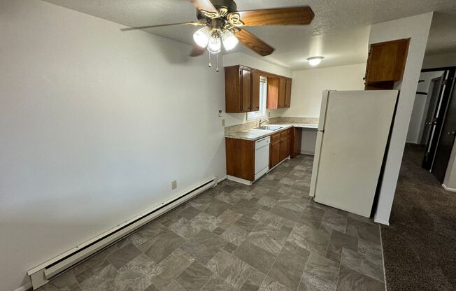 2 beds, 1 bath, 950 sqft, $1,375, Unit 3469