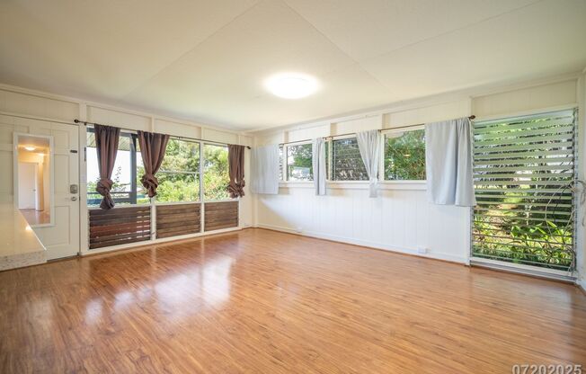 Rarely Available 3BA/2BA/3-4 Pkg SF in Aiea Heights
