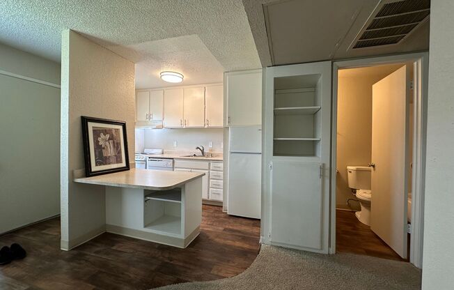 1 bed, 1 bath, $1,295, Unit 53