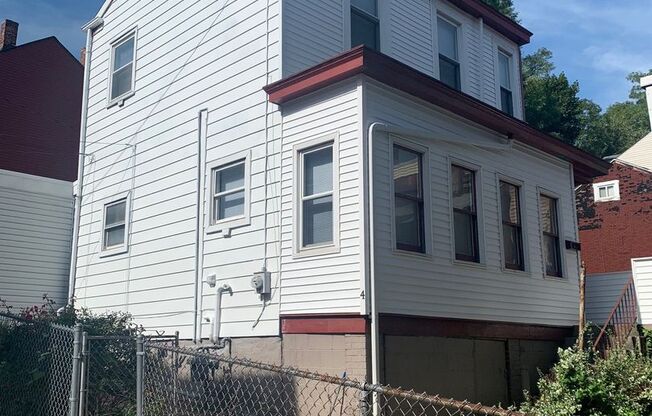 Luxury 2 Bedroom/1 Bathroom Remodel in South Side Flats