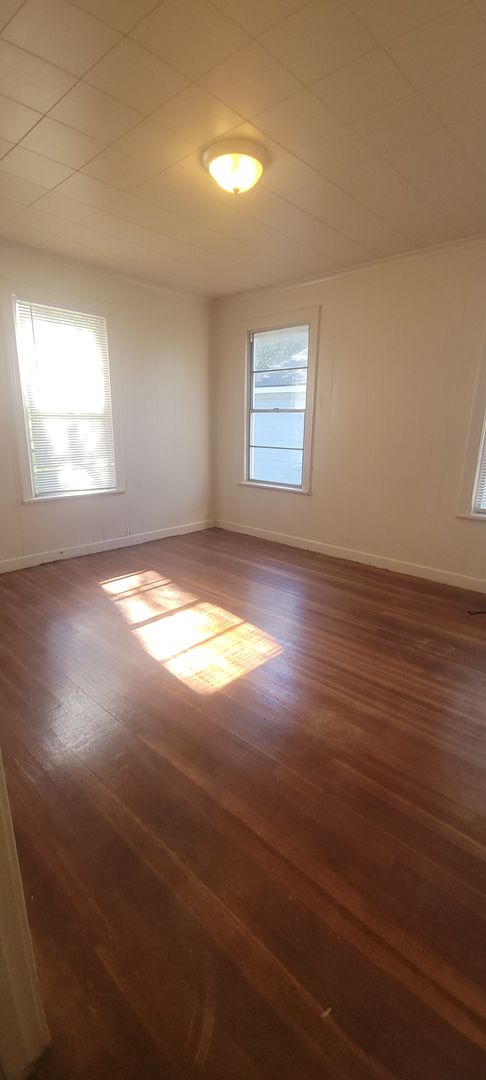 2 beds, 1 bath, $800