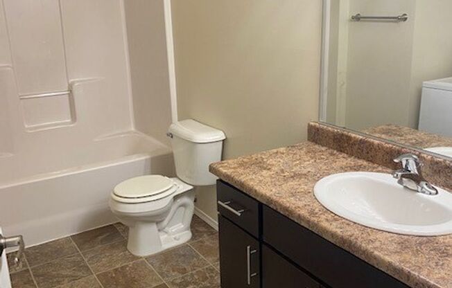 Studio, 1 bath, 530 sqft, $825, Unit Bldg 1 Apt 130