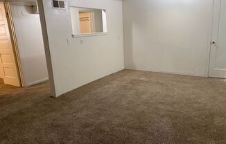 4 beds, 1 bath, 2,200 sqft, $1,595, Unit B