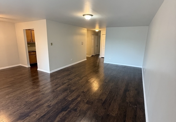 515 E AVE 300