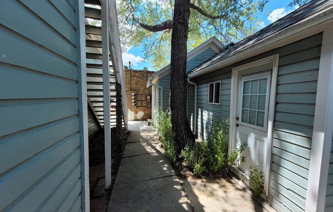 517 Custer