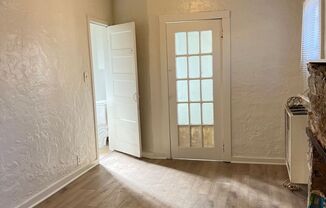 1 bed, 1 bath, 450 sqft, $1,800, Unit 150 Foresthill Avenue