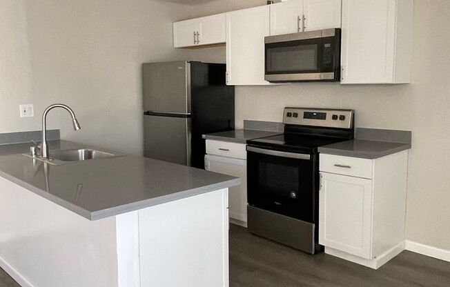 923 Tamarack