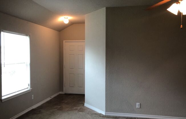 3 beds, 2 baths, $1,595