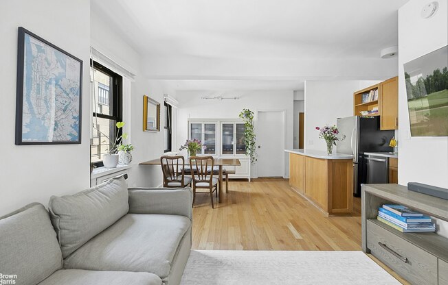 2166 BROADWAY 19