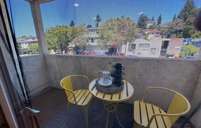 Amazing Location by the Lake Merritt, Gorgeous 2BR/2BA