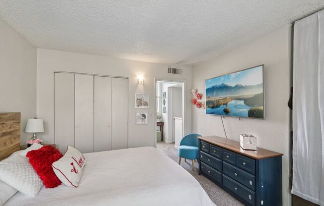 3 beds, 2 baths, 1,300 sqft, $1,450, Unit 7-044