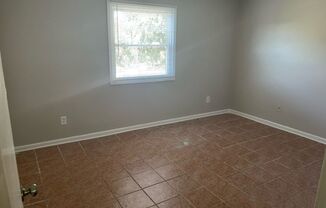 2 beds, 1 bath, $1,300