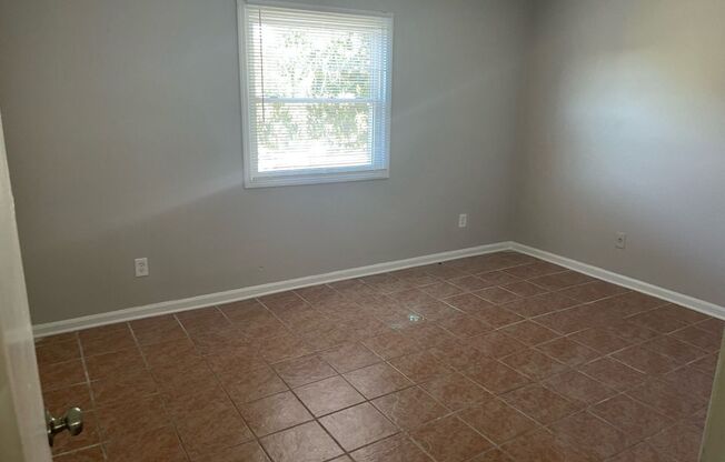 Spacious 2 Bedroom 1 Bath Second Floor Unit