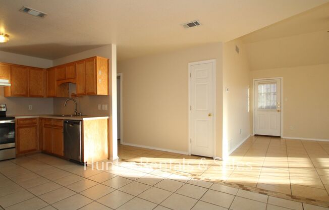 3 beds, 2 baths, $1,295