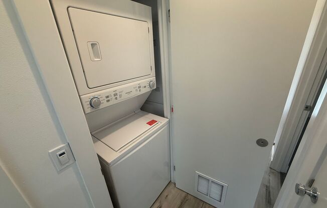 2 beds, 1 bath, 745 sqft, $2,095, Unit 8513-201