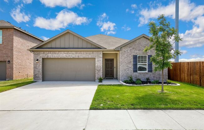 Gorgeous Modern 3 Bed- 2 Bath Ready for New Tenants- Eagle Mountain-Saginaw ISD- 76179