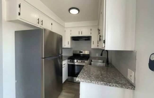 3206 W 60 ST