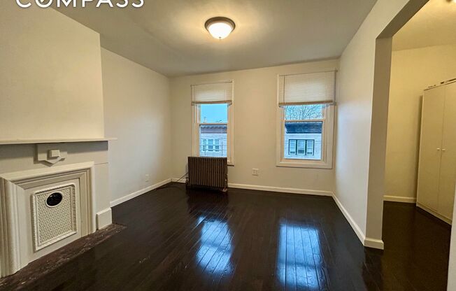 2 beds, 1 bath, 900 sqft, $3,150, Unit 3