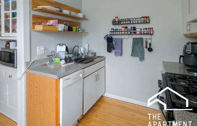 4507 North Greenview Ave.