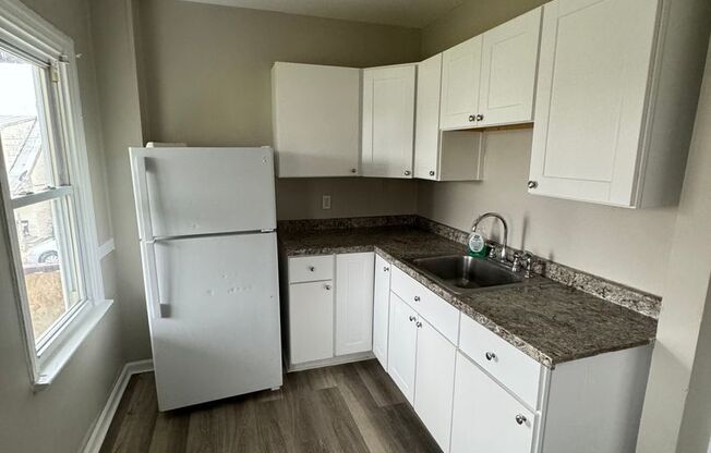 2 beds, 1 bath, 1,400 sqft, $1,500