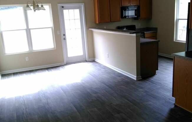 Spacious 4 Bedroom, 2.5 Bathroom Home!