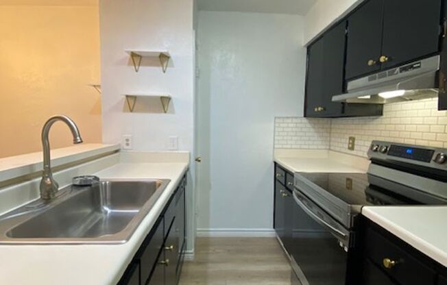 1 bed, 1 bath, $995, Unit UNIT 222