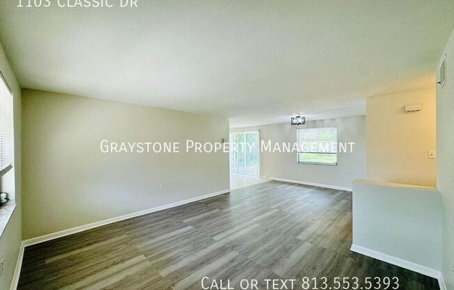 1103 CLASSIC DR