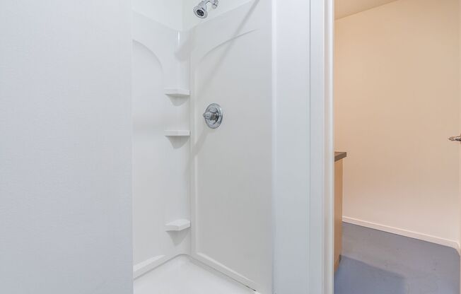 Studio, 1 bath, 201 sqft, $899, Unit 6B