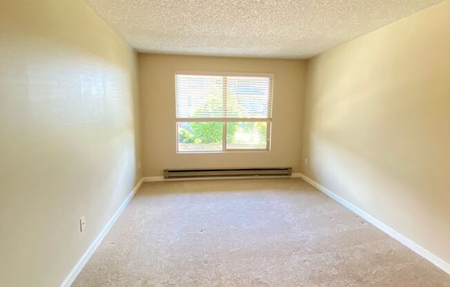 1 bed, 1 bath, 939 sqft, $2,295, Unit 005