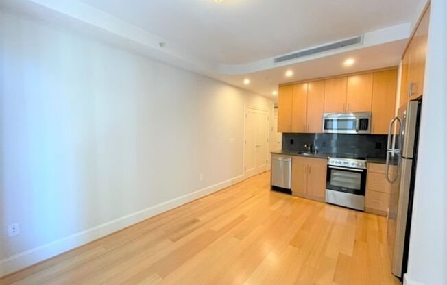 Studio, 1 bath, $2,250, Unit 504