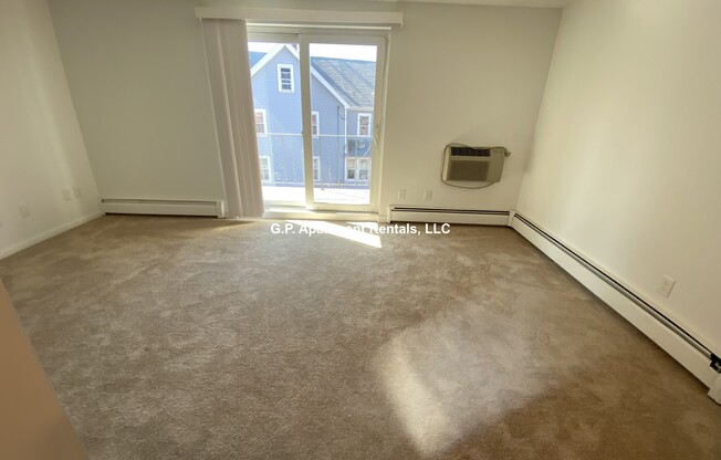 7 MEREDIAN ST