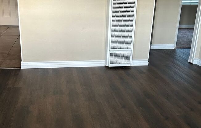 2 beds, 1 bath, 800 sqft, $2,400, Unit 182 F