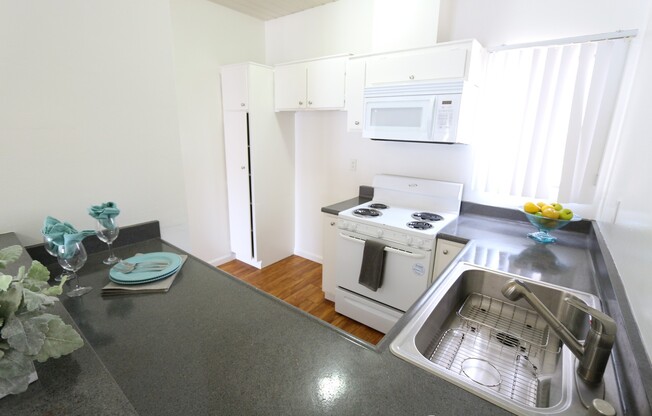 2 beds, 1.5 baths, $2,445, Unit 47-37