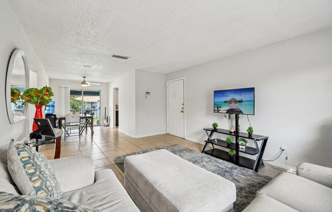 3 beds, 2 baths, 1,300 sqft, $1,800