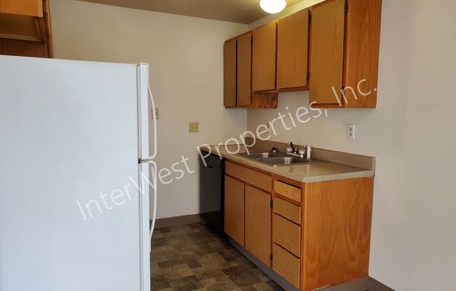 2 beds, 1 bath, 900 sqft, $1,395