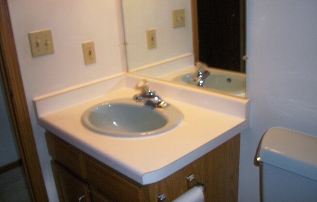 2051 Cliff Alex Ct S