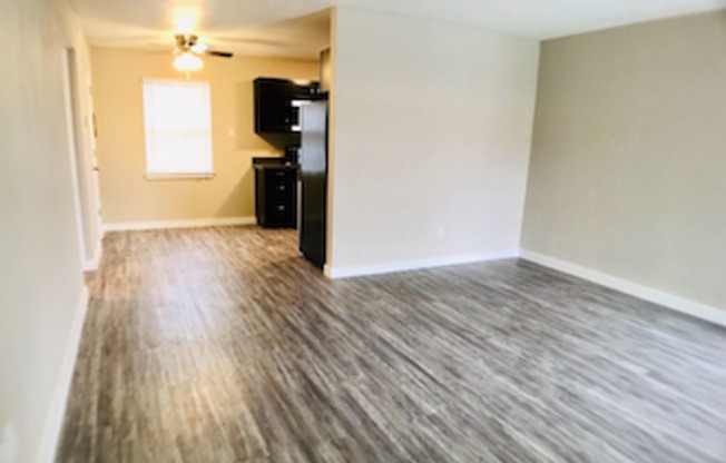 1 bed, 1 bath, 746 sqft, $825, Unit 220