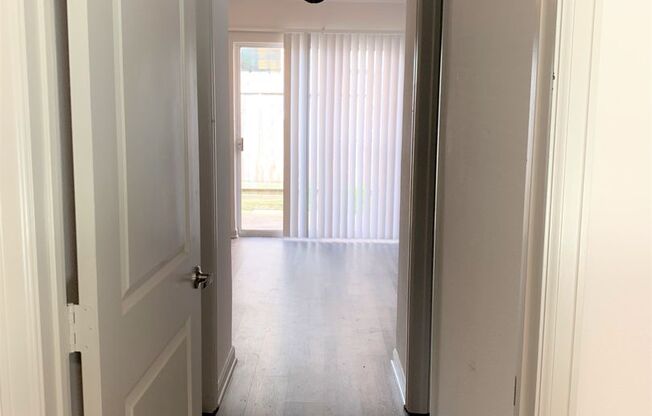 1 bed, 1 bath, 640 sqft, $925, Unit 2335-01