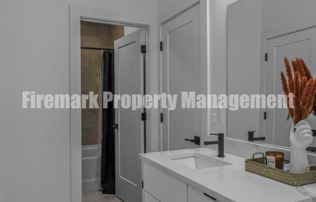 5 beds, 3.5 baths, $4,899, Unit B