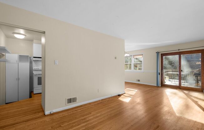 4 Bedroom 3.5 Bathroom - Van Ness/Tenleytown Semi Detached Home - Attached 1 Car Garage