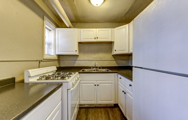 Studio, 1 bath, $1,175