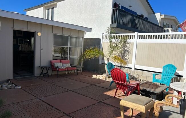 2 beds, 1 bath, $3,200