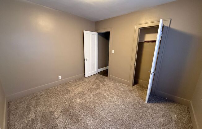 2 beds, 1 bath, $1,050, Unit Lower