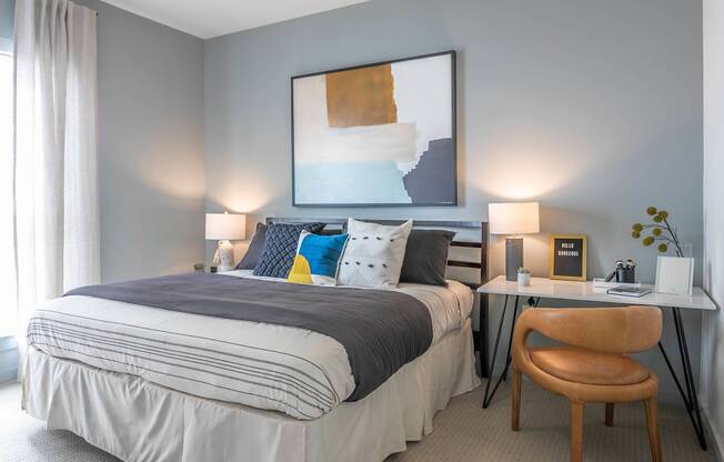 Venue Museum District | Houston, TX | Spacious Bedroom w/ Ceiling Fan