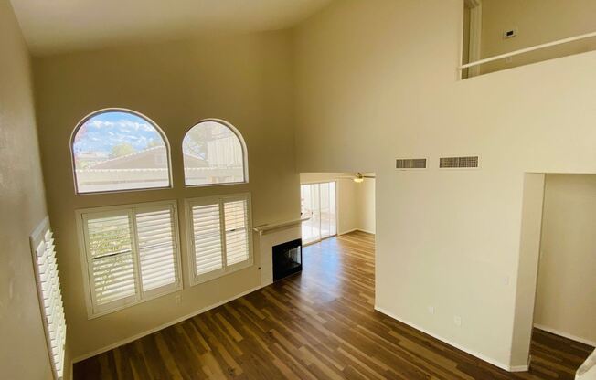 8221 Hydra Ln