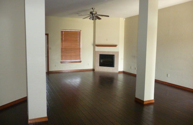 3 beds, 2 baths, $1,500