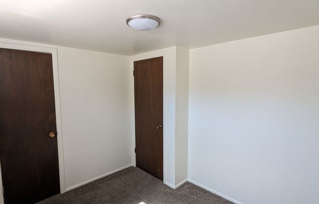 2 beds, 1 bath, $900, Unit 3